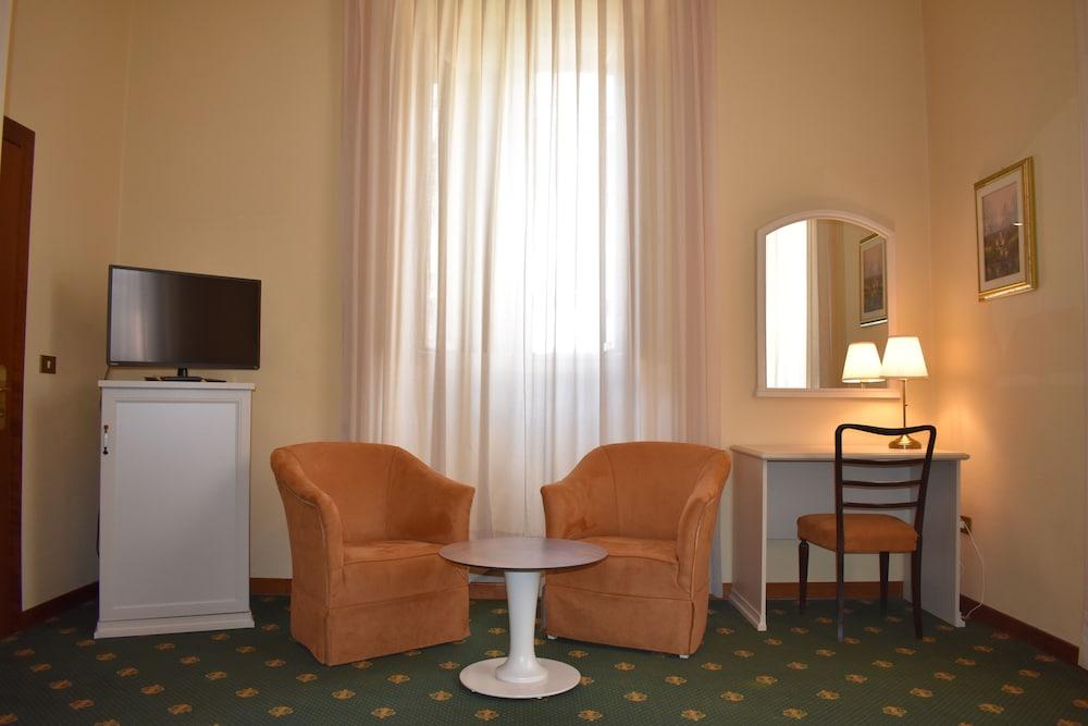 Grand Hotel Plaza & Locanda Maggiore 몬테카티니테르메 외부 사진