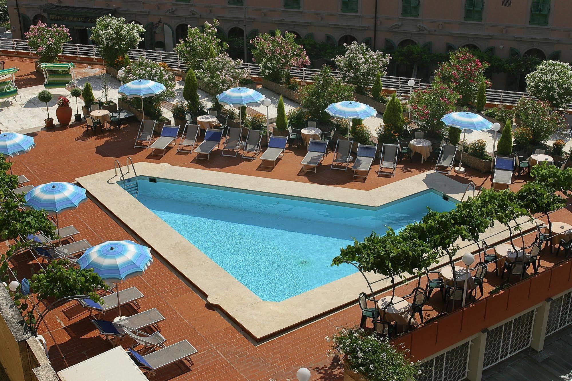 Grand Hotel Plaza & Locanda Maggiore 몬테카티니테르메 외부 사진
